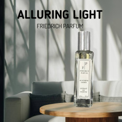 Духи ALLURING LIGHT для женщин 30 мл - фото